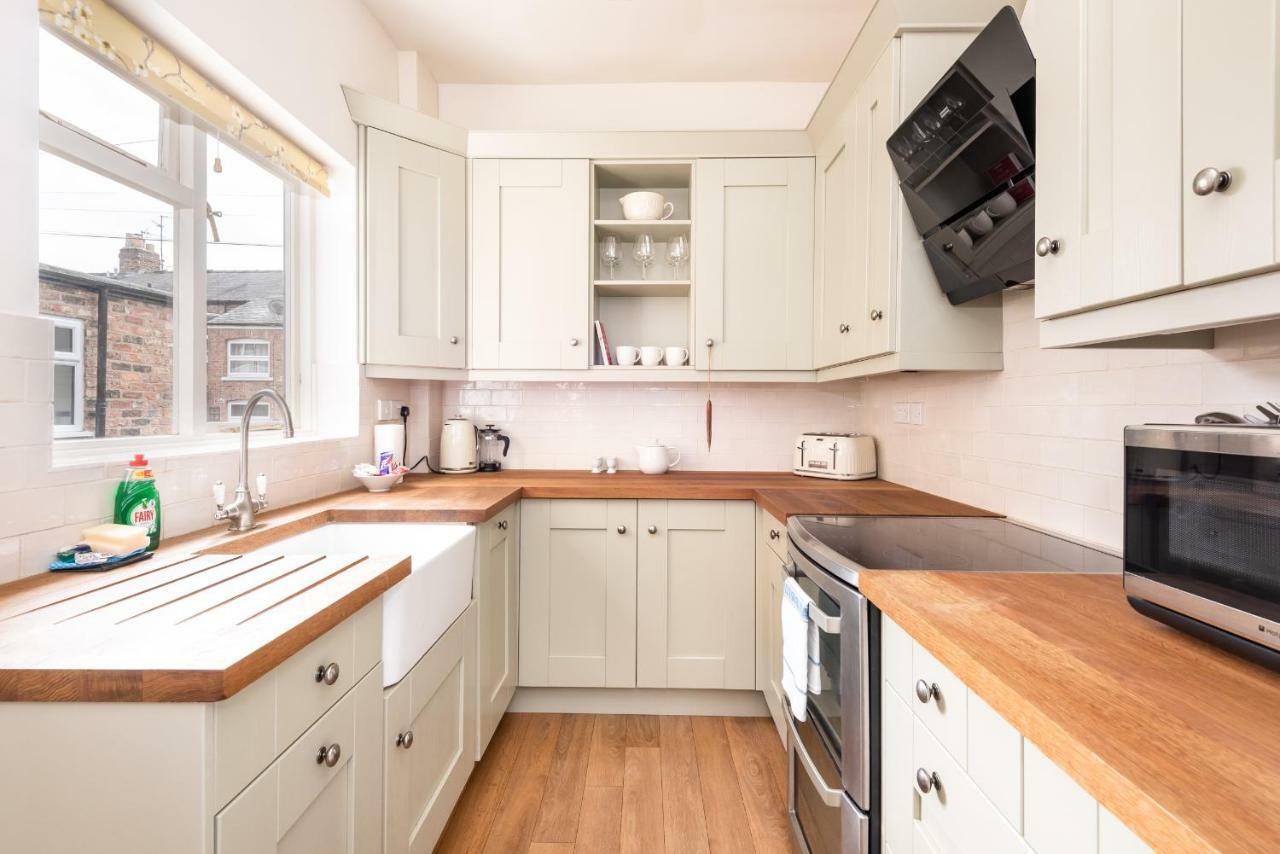 Charming Base For 5 Near Bishy Rd Pass The Keys Apartman York Kültér fotó