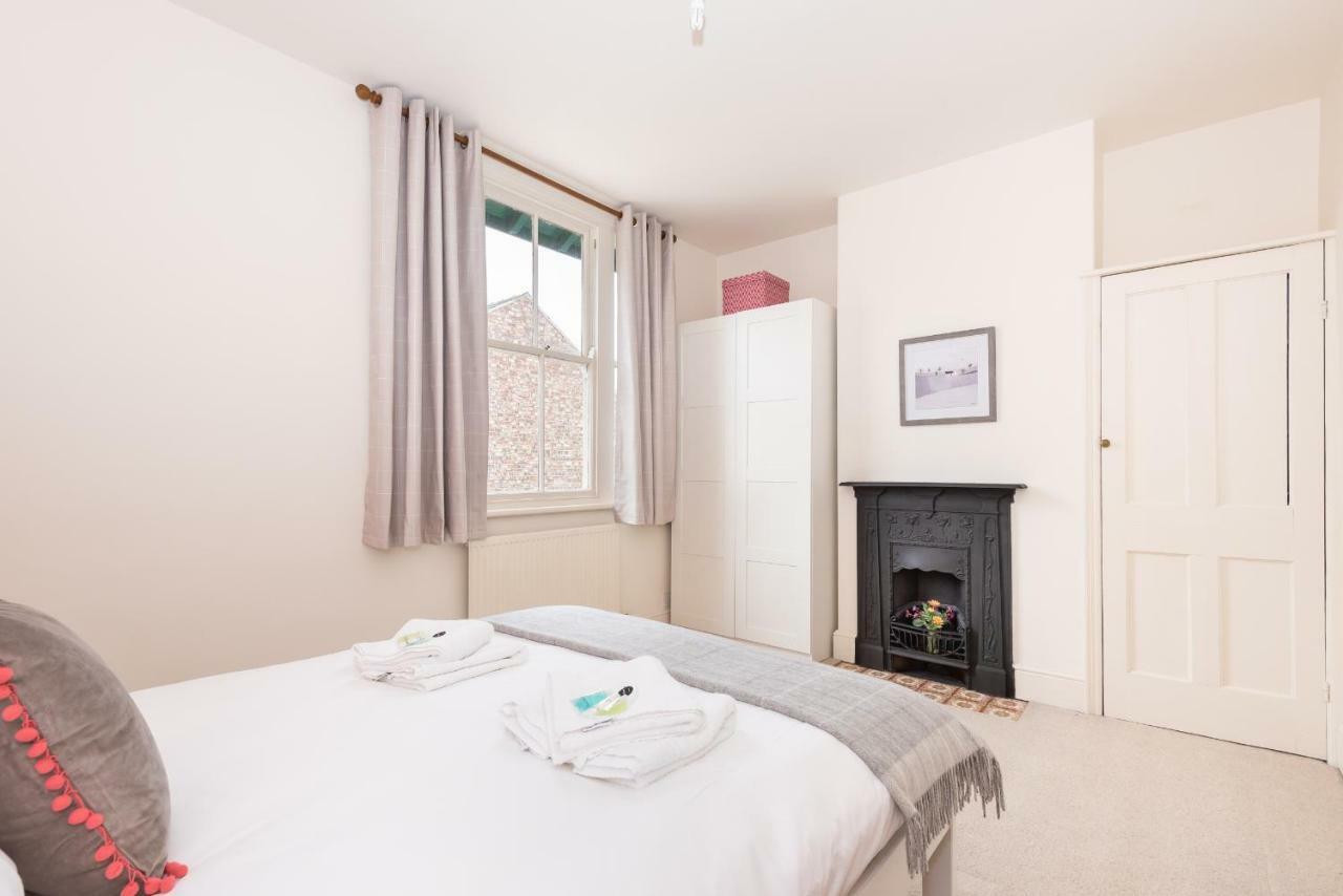 Charming Base For 5 Near Bishy Rd Pass The Keys Apartman York Kültér fotó